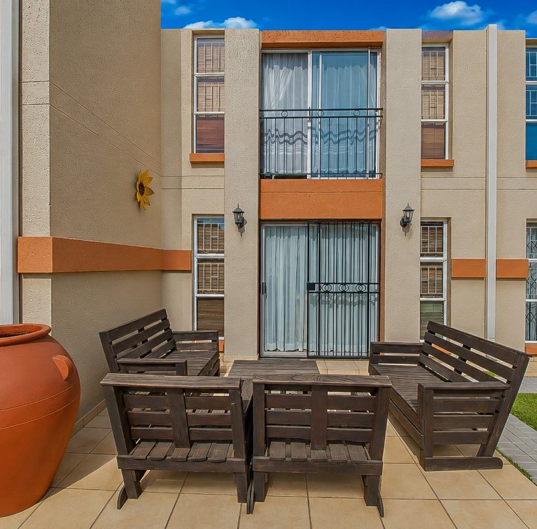 Aeroton Ext 11 | Renovated 2 Bedroom Ground Floor Apartment