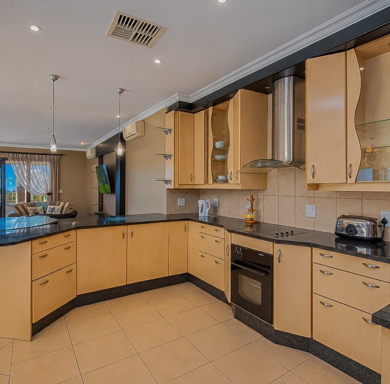 Hartbeespoort | Prestigious 4 Bedroom Golf Estate Home