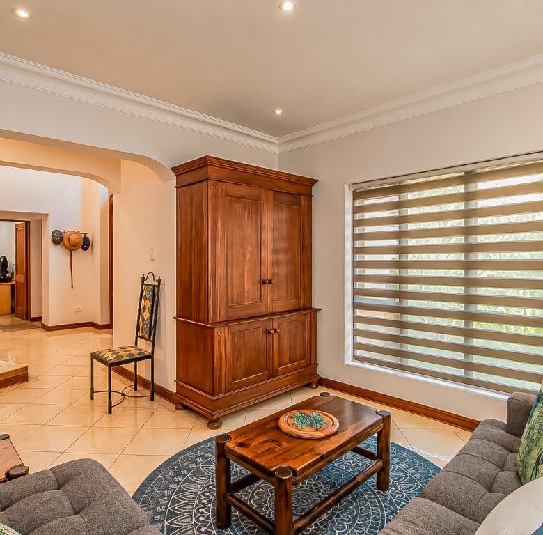 Hartbeespoort | Luxury 3-Storey 5-Bedroom Estate Home