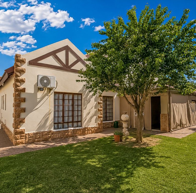 Meerhof, Hartbeespoort | Elegant Double-Storey 3 Bedroom Home in Glenivy Estate