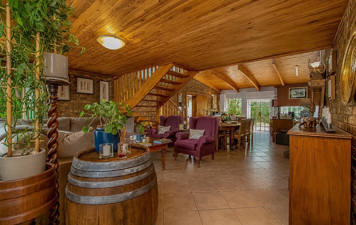 5 Schoemansville, Hartbeespoort | 3 Bedroom Sectional Title Home with Panoramic Dam Views