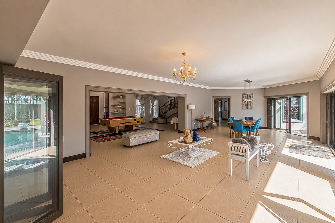 Lakefield, Benoni | 5 Bedroom Luxury Full-Title Home