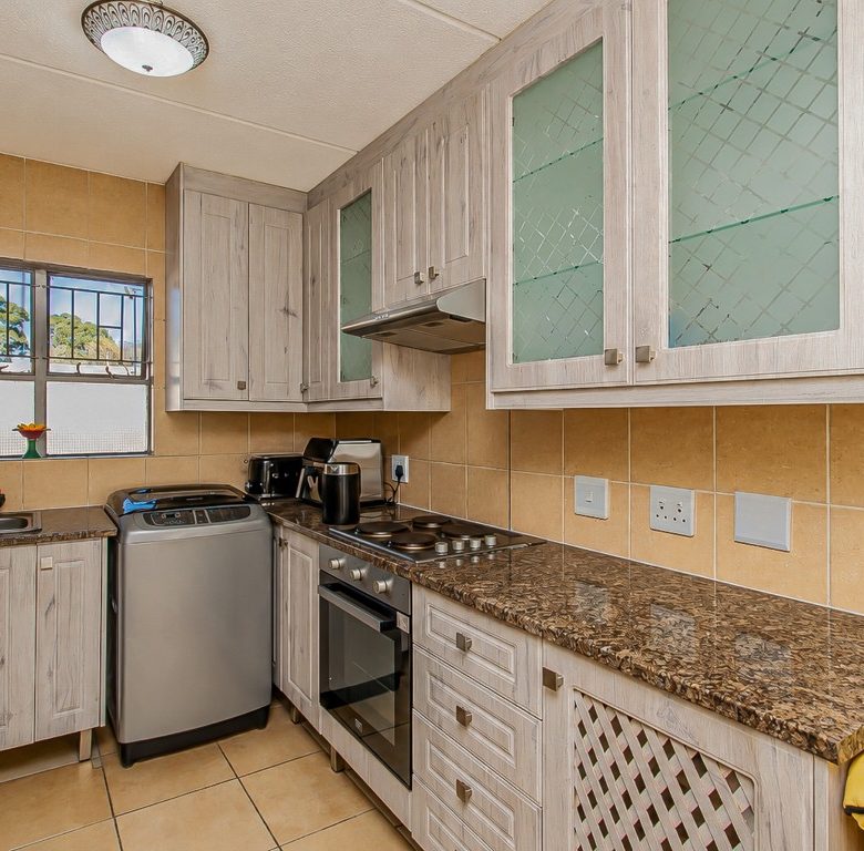 Aeroton Ext 11 | Renovated 2 Bedroom Ground Floor Apartment