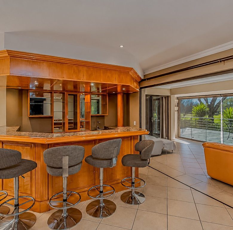 Hartbeespoort | Prestigious 4 Bedroom Golf Estate Home