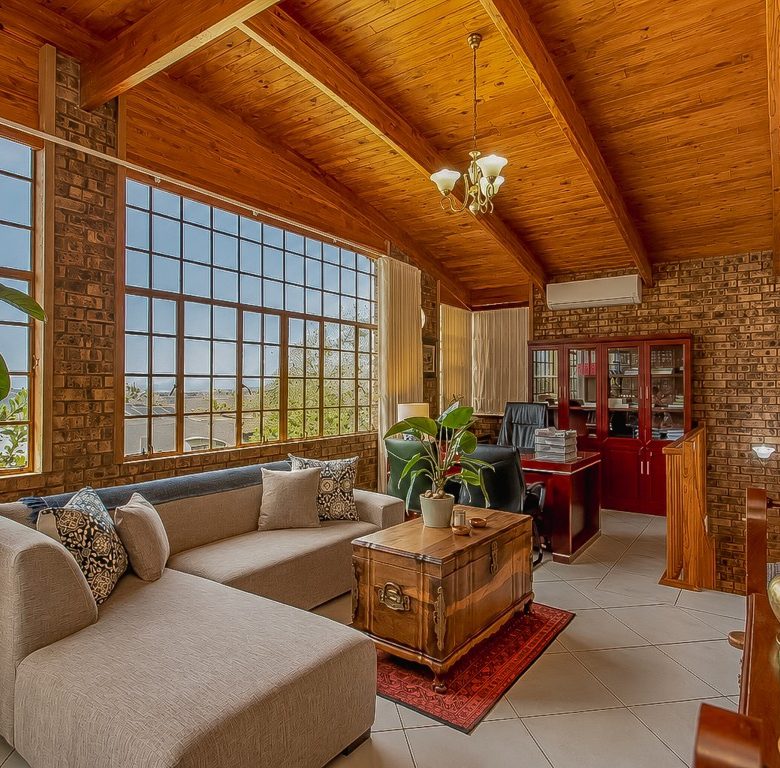 Schoemansville, Hartbeespoort | 3 Bedroom Sectional Title Home with Panoramic Dam Views