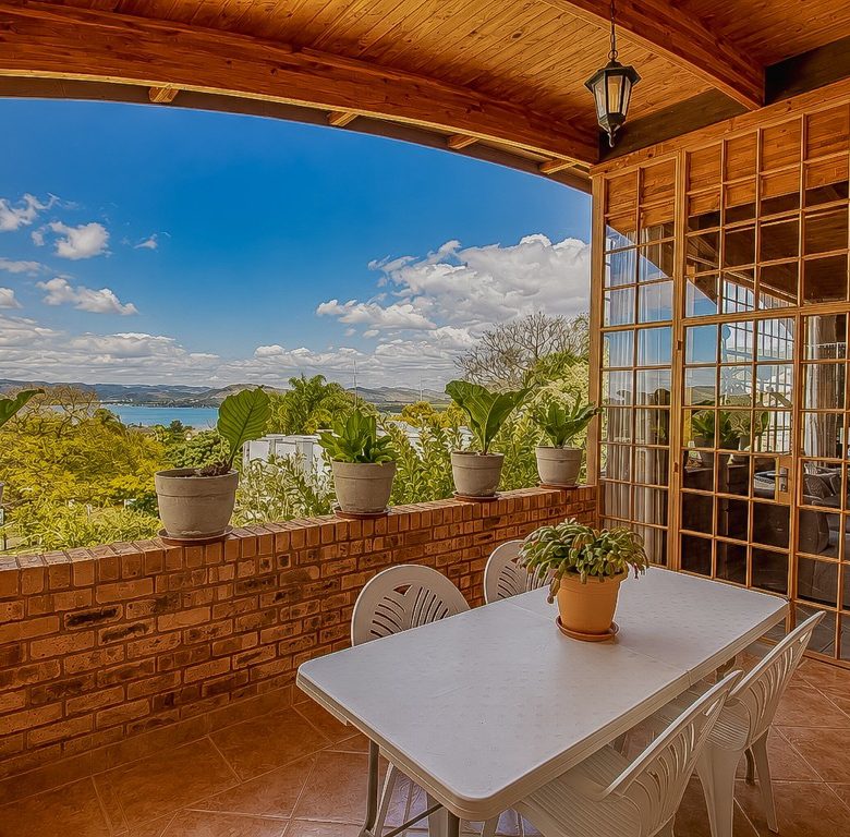 Schoemansville, Hartbeespoort | 3 Bedroom Sectional Title Home with Panoramic Dam Views