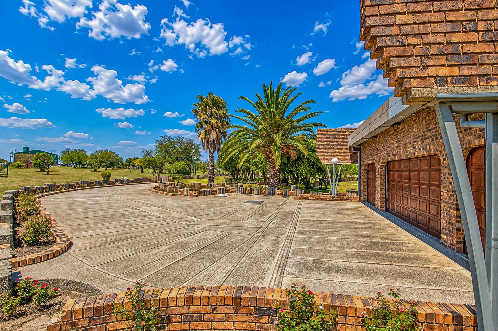 Oranjeville / Vaaldam | Multi-Dwelling Farm Home + Cottage — ~2.82 ha Skier Estate