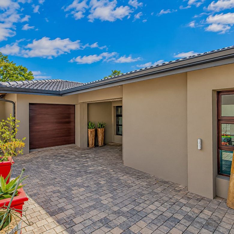 Northcliff | Prestigious 4 Bedroom Full-Title Residence