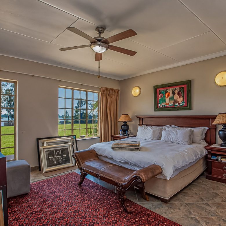 Oranjeville / Vaaldam | Multi-Dwelling Farm Home + Cottage — ~2.82 ha Skier Estate