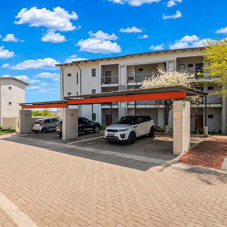 Randburg | Pristine 2-Bedroom Sectional Title Apartment
