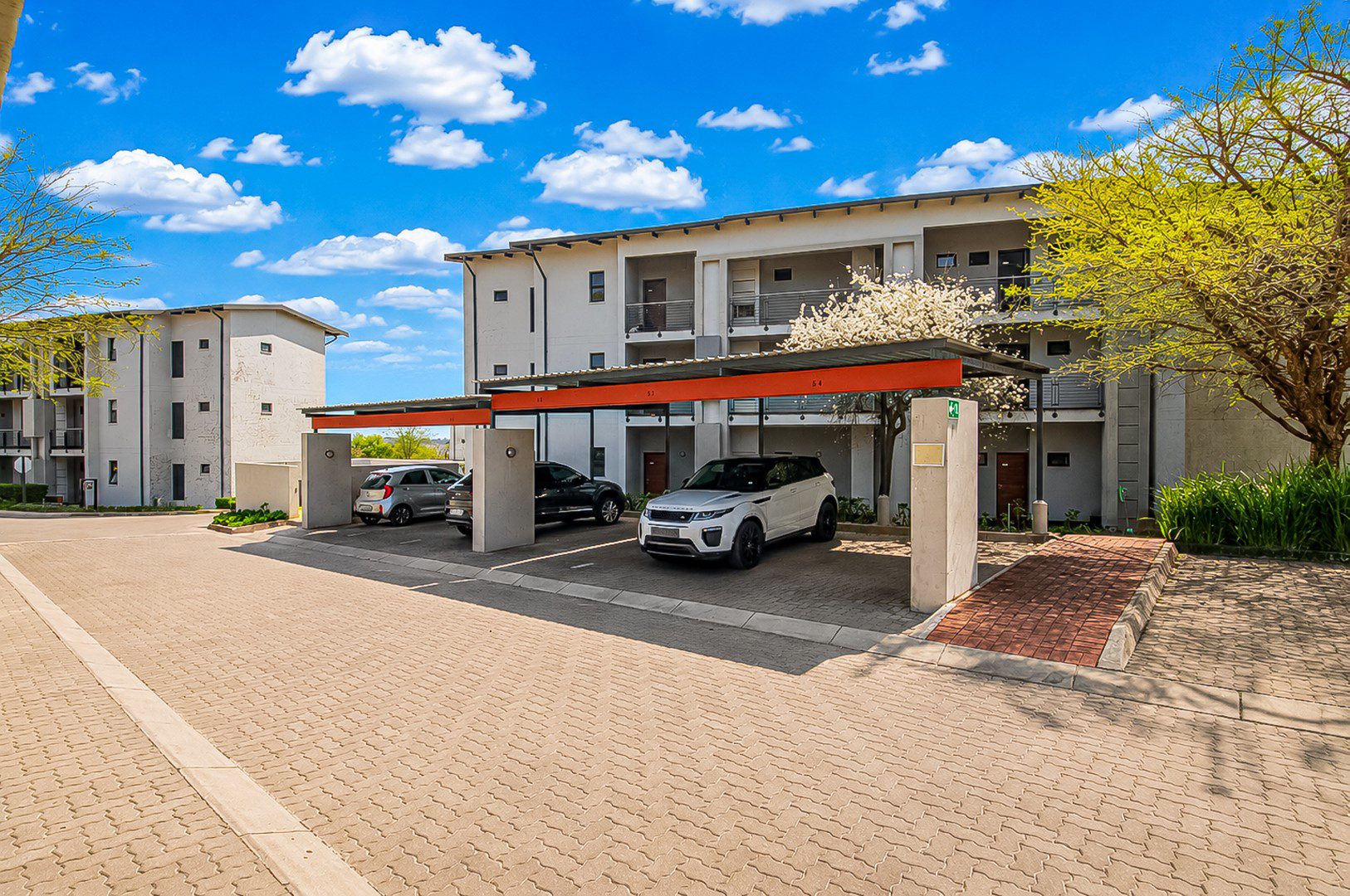 Randburg | Pristine 2-Bedroom Sectional Title Apartment