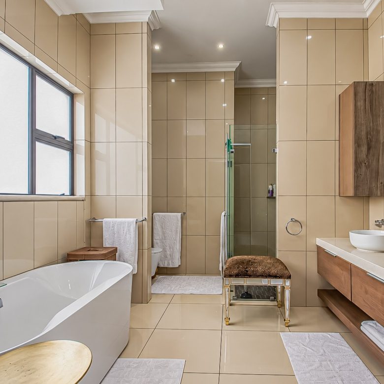 Hartbeespoort | Waterfront 5 Bedroom Home in The Islands Estate