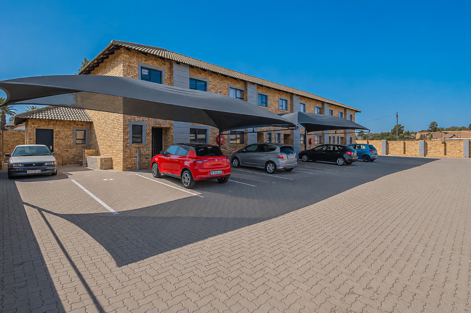 Brackendowns | Modern 3 Bedroom Duplex