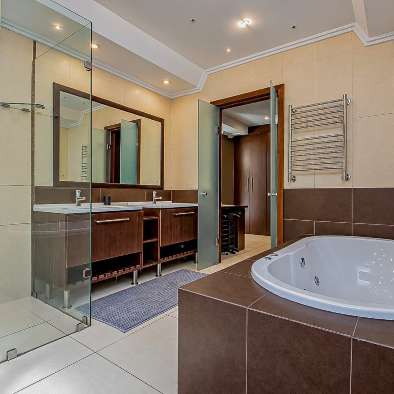 Northcliff | Prestigious 4 Bedroom Full-Title Residence