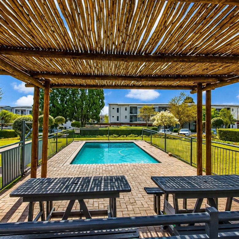 Randburg | Pristine 2-Bedroom Sectional Title Apartment