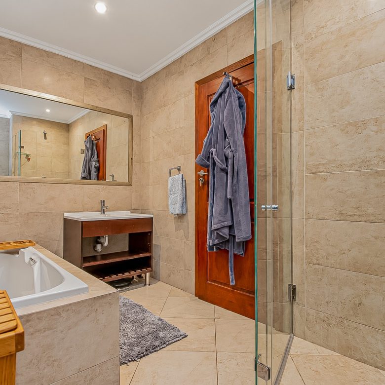 Northcliff | Prestigious 4 Bedroom Full-Title Residence