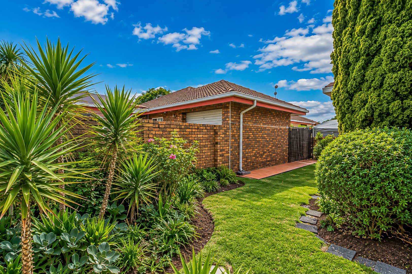 Mayfield Park | Neat 2-Bedroom Cluster Home