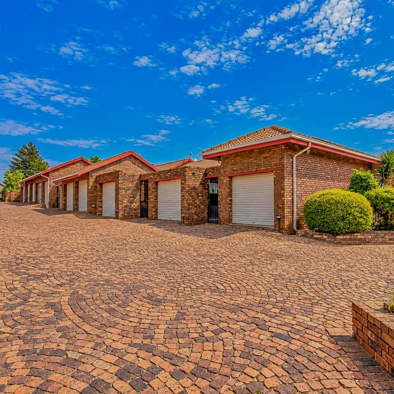 Mayfield Park | Neat 2-Bedroom Cluster Home
