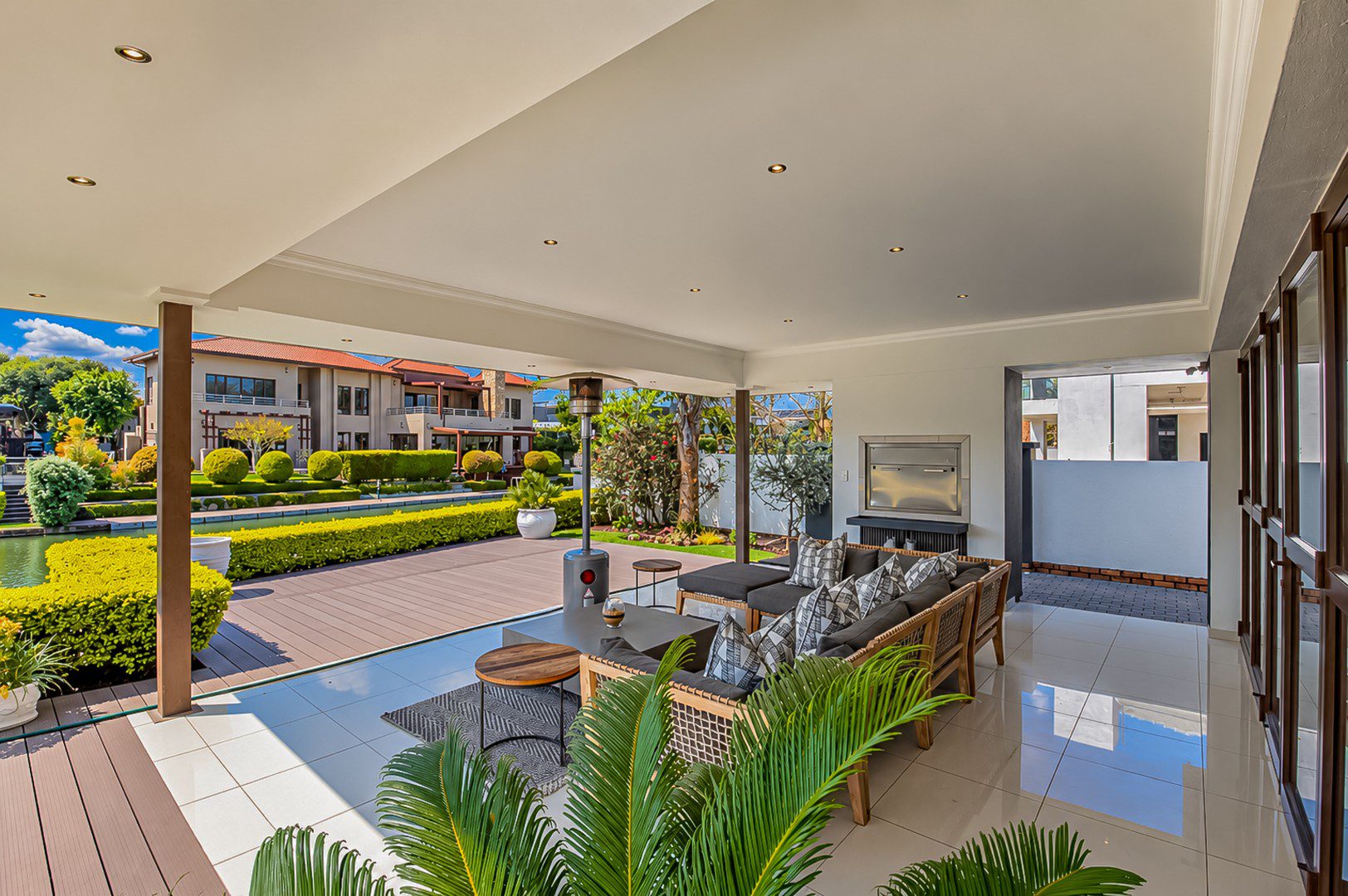 Hartbeespoort | Waterfront 5 Bedroom Home in The Islands Estate