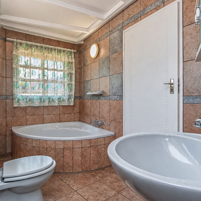 Oranjeville / Vaaldam | Multi-Dwelling Farm Home + Cottage — ~2.82 ha Skier Estate