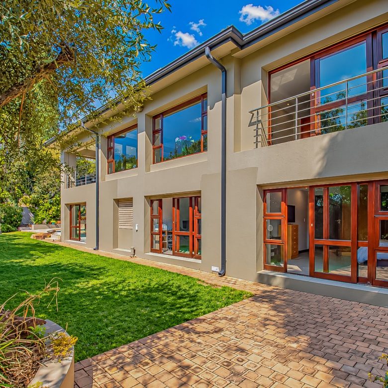 Northcliff | Prestigious 4 Bedroom Full-Title Residence