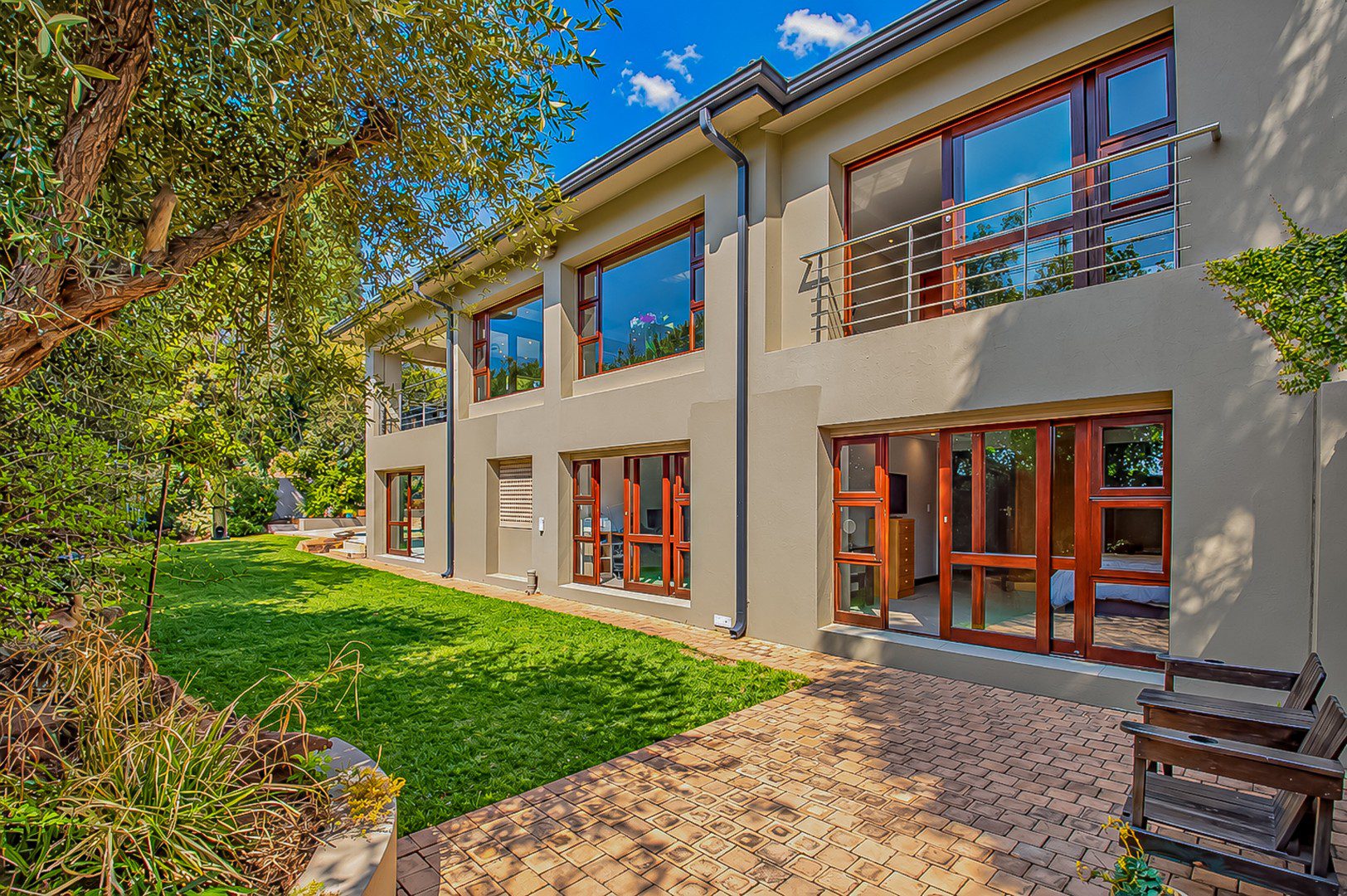 Northcliff | Prestigious 4 Bedroom Full-Title Residence