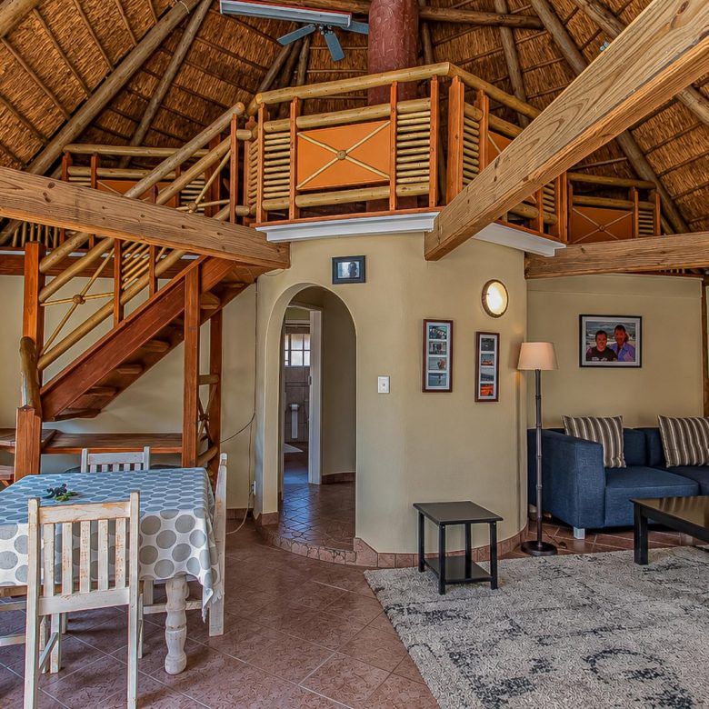 Oranjeville / Vaaldam | Multi-Dwelling Farm Home + Cottage — ~2.82 ha Skier Estate