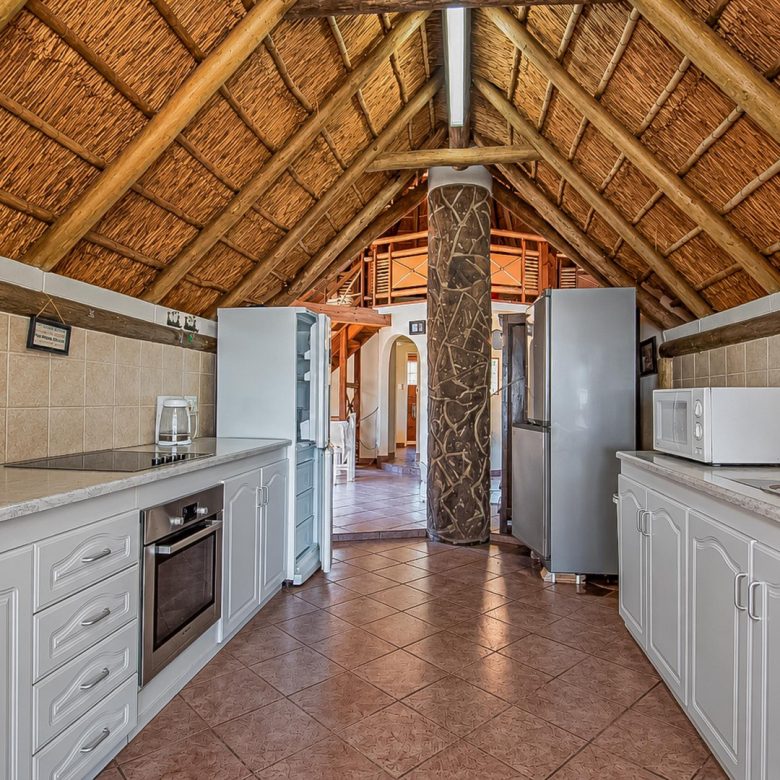 Oranjeville / Vaaldam | Multi-Dwelling Farm Home + Cottage — ~2.82 ha Skier Estate
