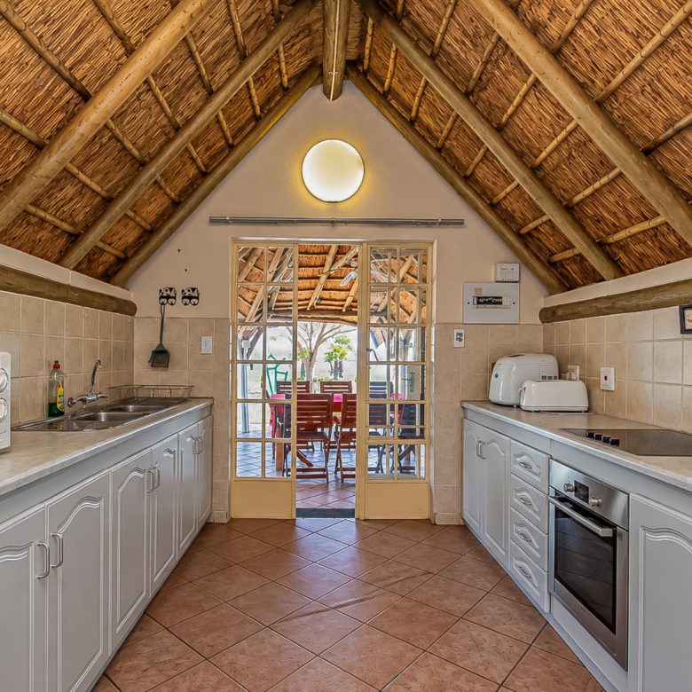 Oranjeville / Vaaldam | Multi-Dwelling Farm Home + Cottage — ~2.82 ha Skier Estate