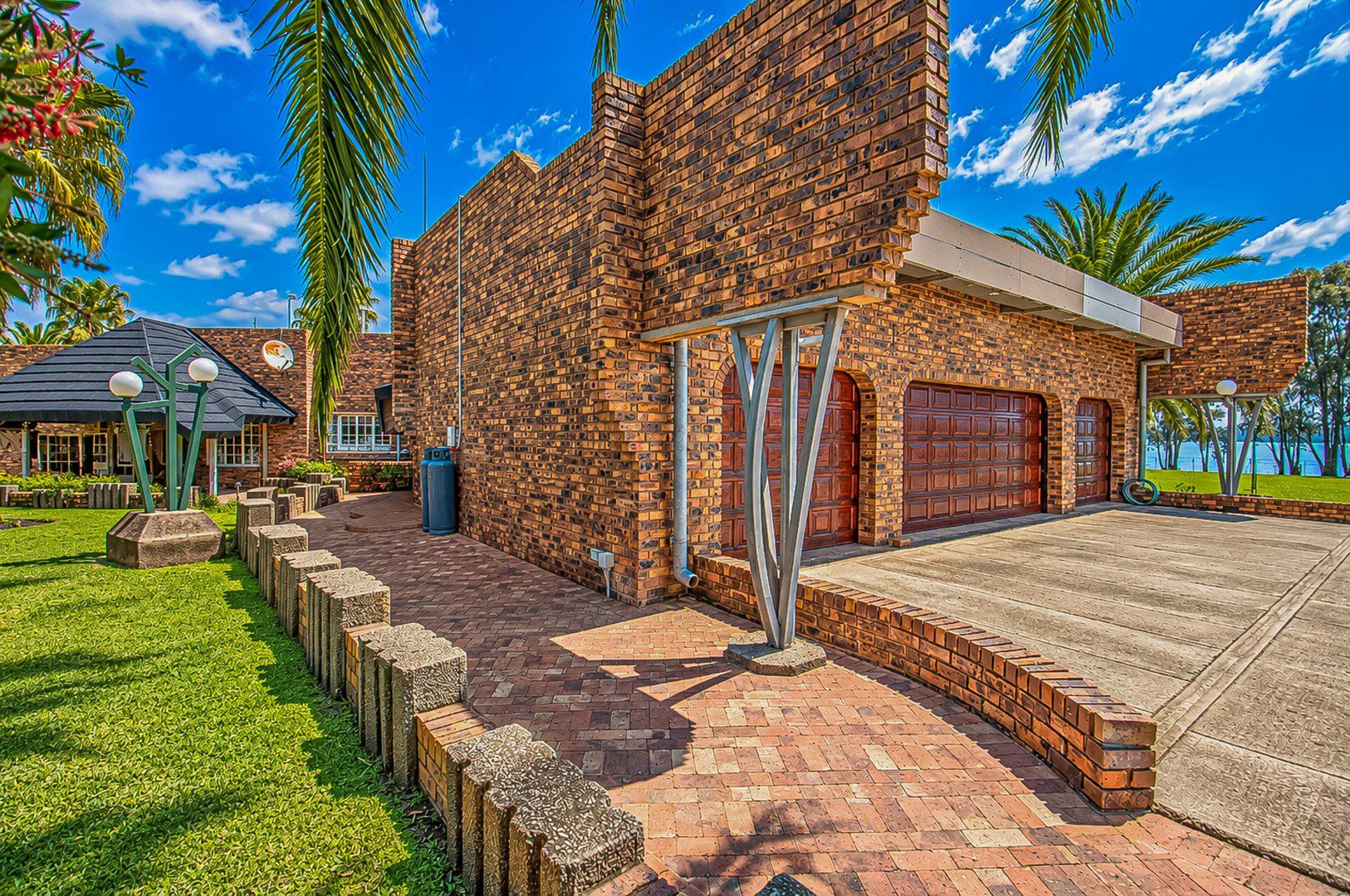 Oranjeville / Vaaldam | Multi-Dwelling Farm Home + Cottage — ~2.82 ha Skier Estate