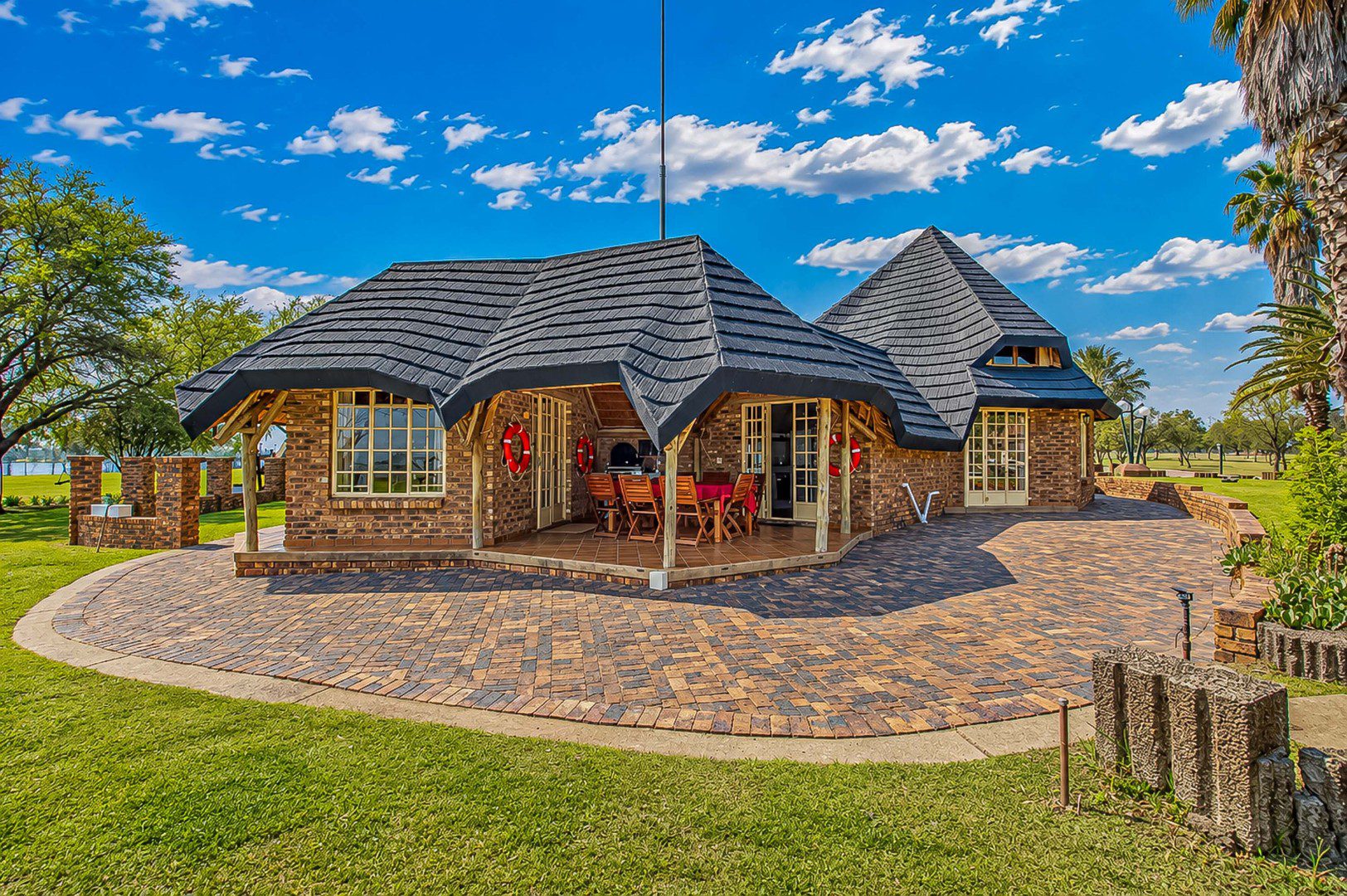 Oranjeville / Vaaldam | Multi-Dwelling Farm Home + Cottage — ~2.82 ha Skier Estate