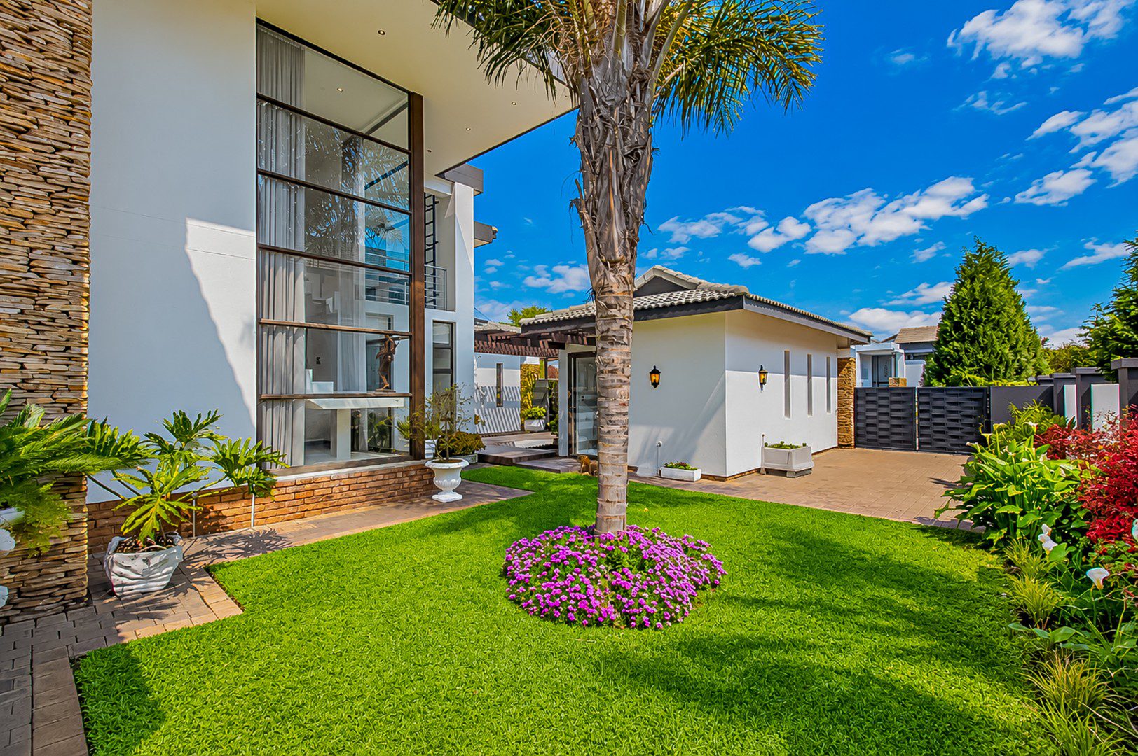 Hartbeespoort | Waterfront 5 Bedroom Home in The Islands Estate