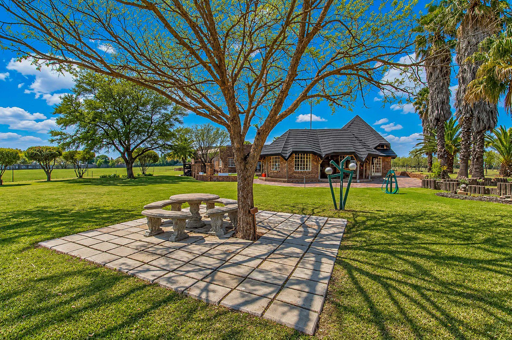 Oranjeville / Vaaldam | Multi-Dwelling Farm Home + Cottage — ~2.82 ha Skier Estate