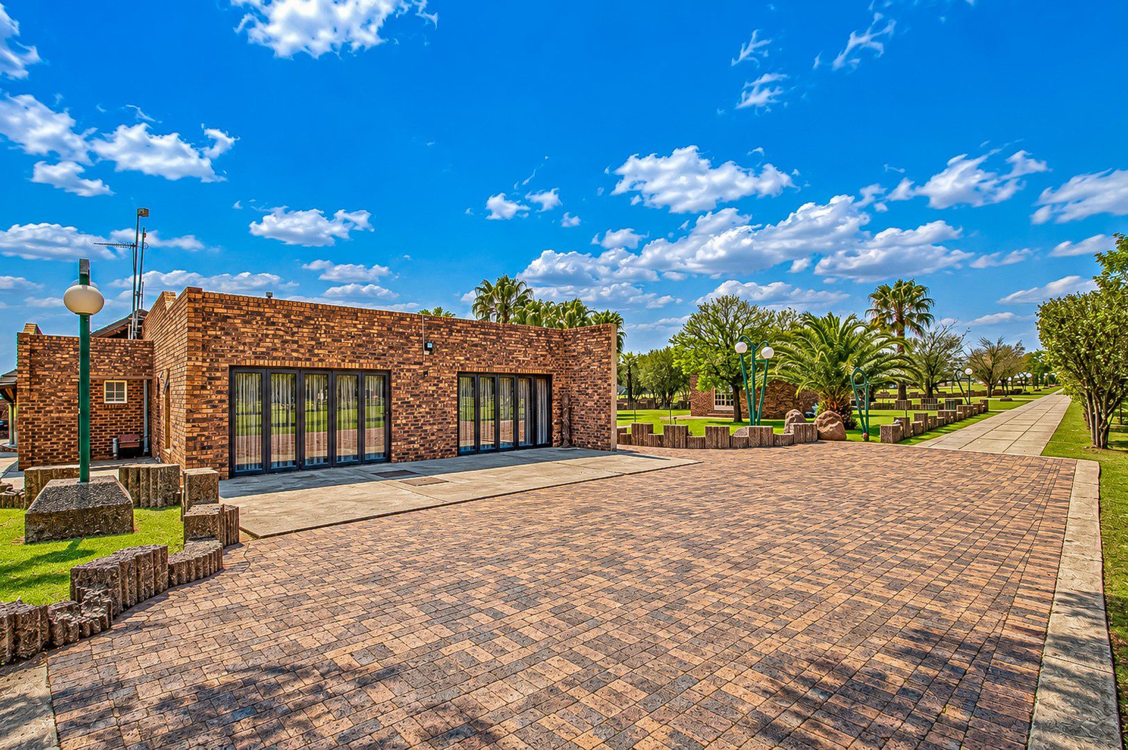 Oranjeville / Vaaldam | Multi-Dwelling Farm Home + Cottage — ~2.82 ha Skier Estate