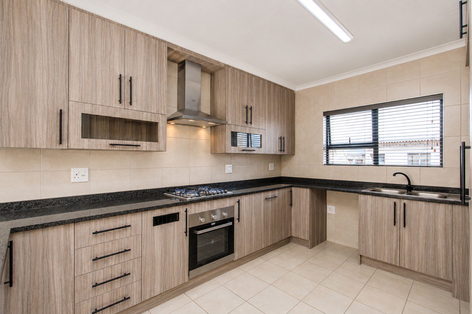 Brackendowns | Modern 3 Bedroom Duplex