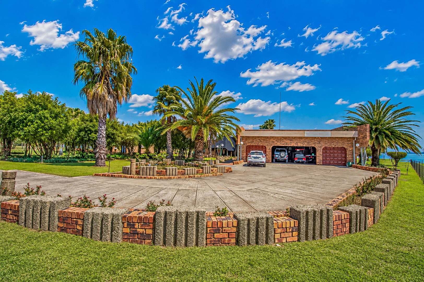Oranjeville / Vaaldam | Multi-Dwelling Farm Home + Cottage — ~2.82 ha Skier Estate