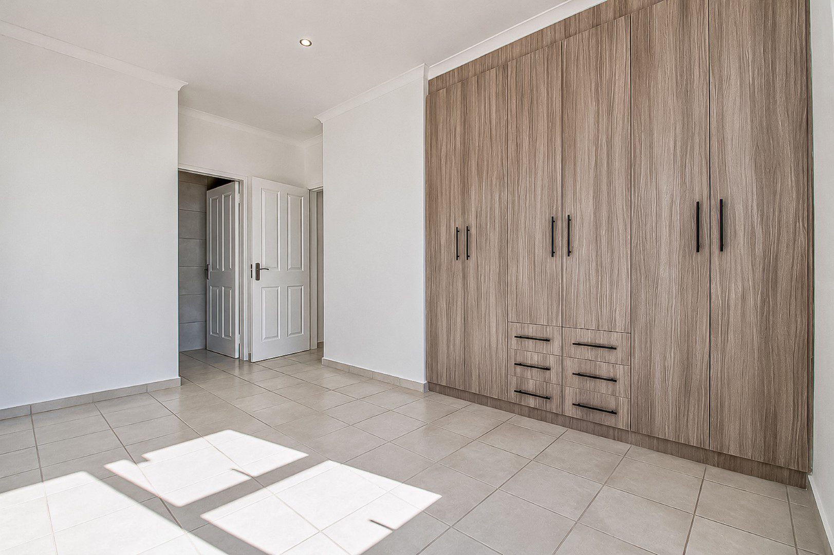 Brackendowns | Modern 3 Bedroom Duplex