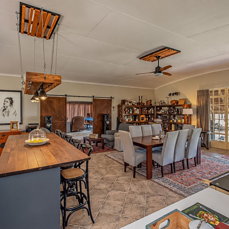 Oranjeville / Vaaldam | Multi-Dwelling Farm Home + Cottage — ~2.82 ha Skier Estate