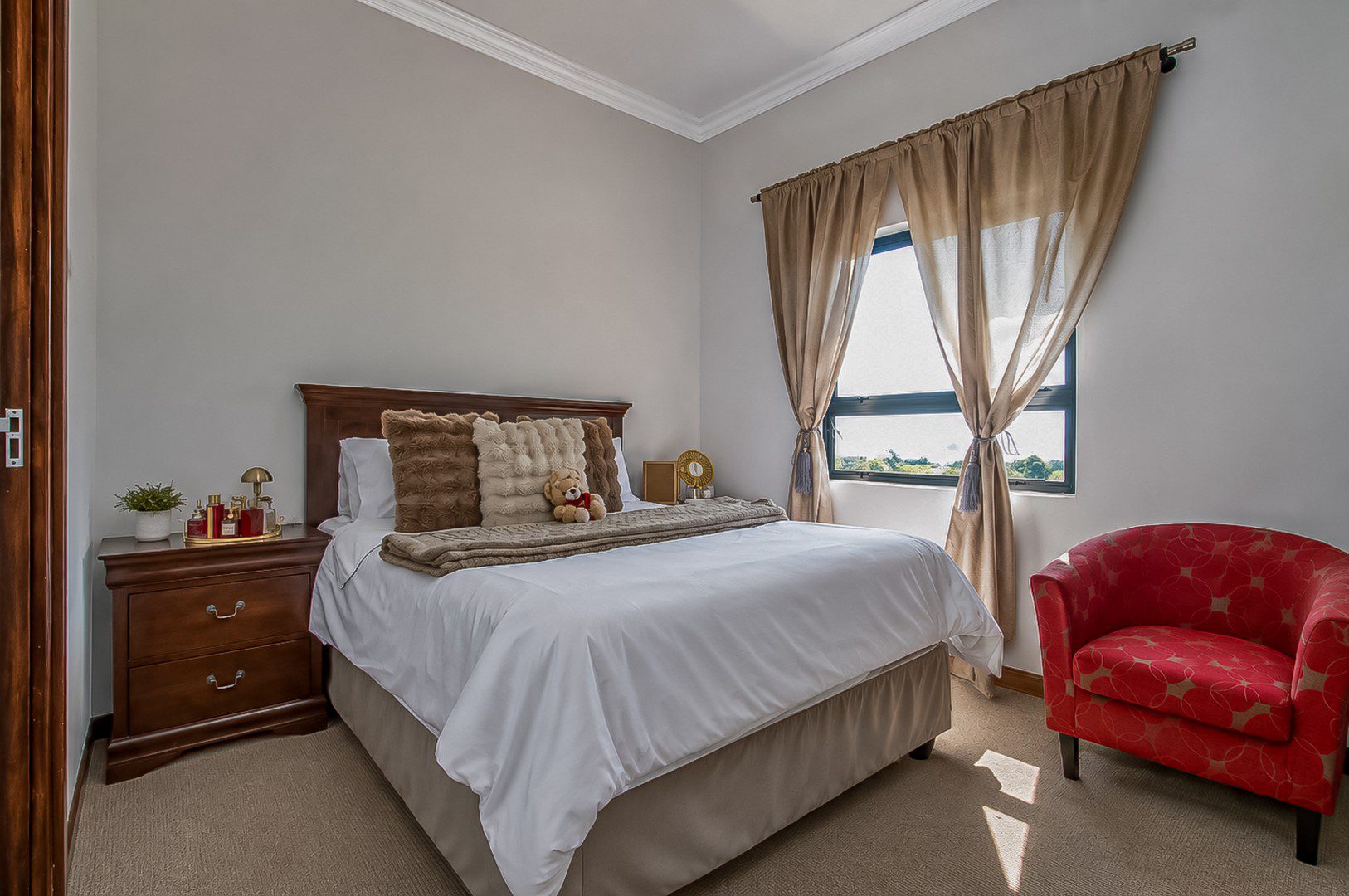 Randburg | Pristine 2-Bedroom Sectional Title Apartment