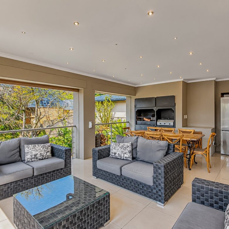 Northcliff | Prestigious 4 Bedroom Full-Title Residence