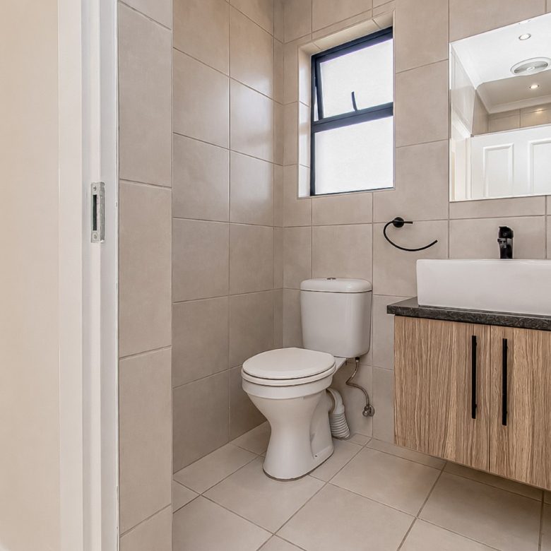 Brackendowns | Modern 3 Bedroom Duplex