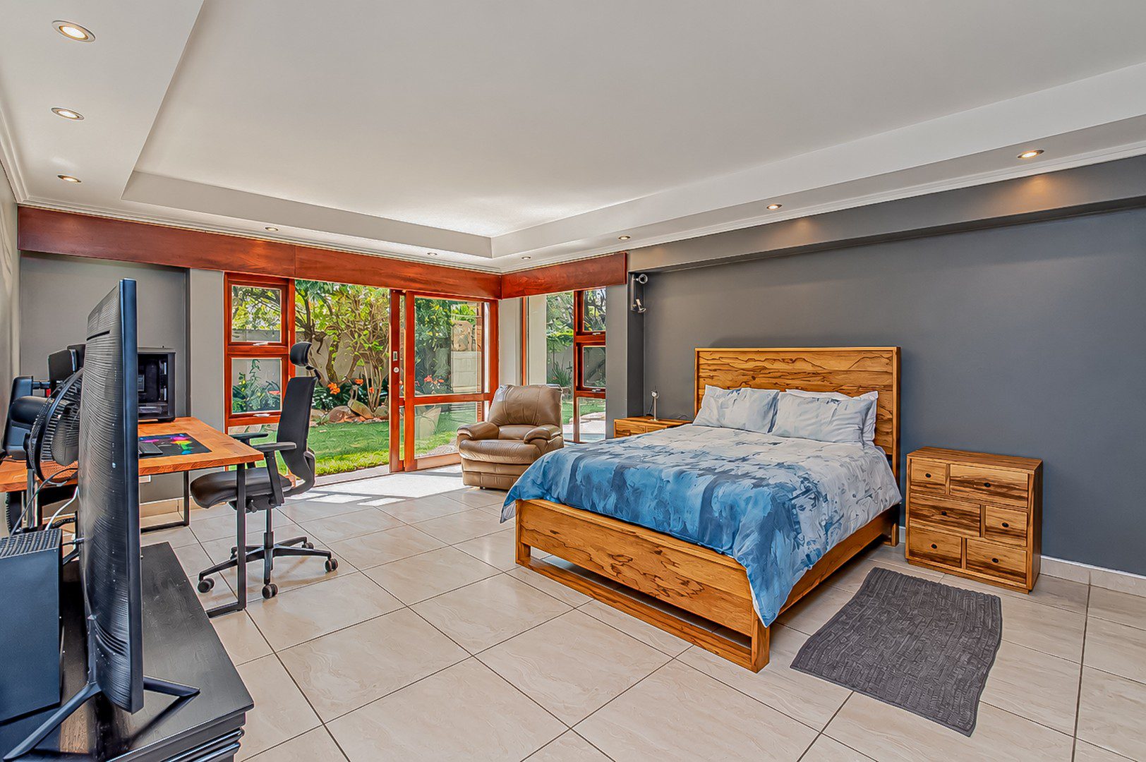 Northcliff | Prestigious 4 Bedroom Full-Title Residence