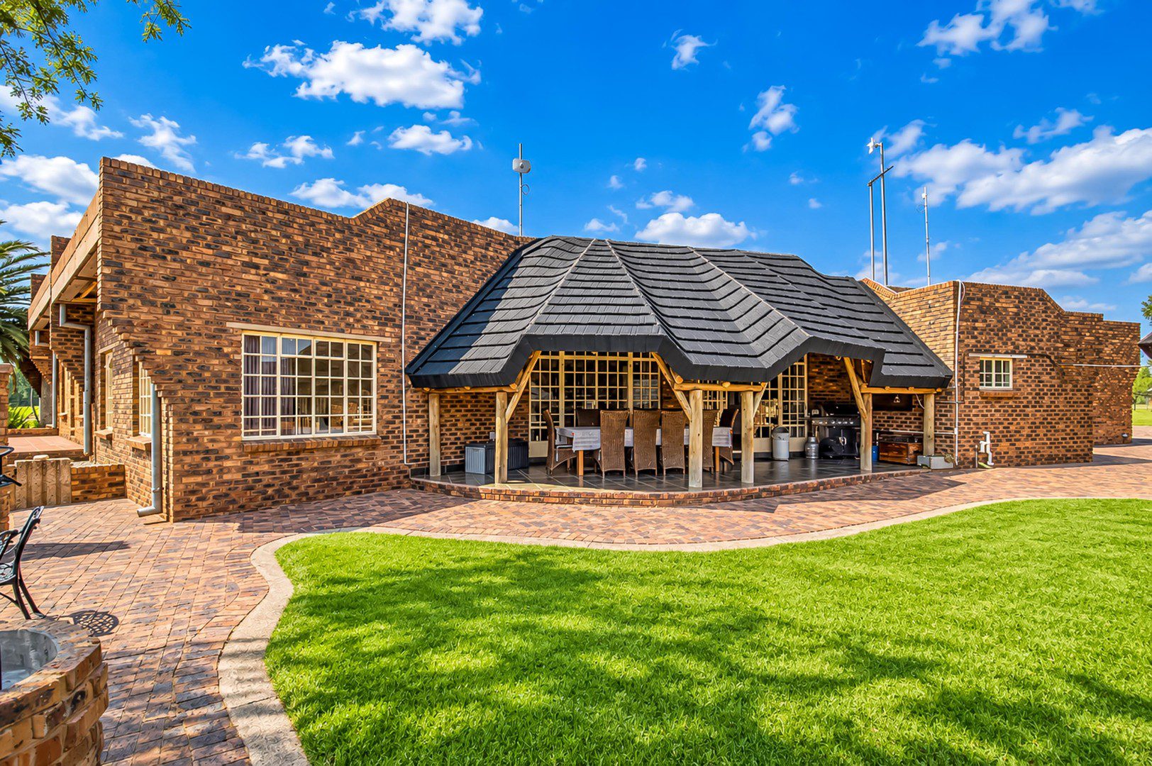 Oranjeville / Vaaldam | Multi-Dwelling Farm Home + Cottage — ~2.82 ha Skier Estate