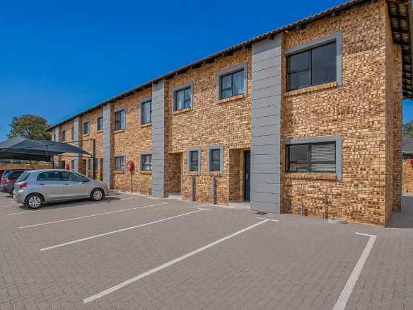 Brackendowns | Modern 3 Bedroom Duplex