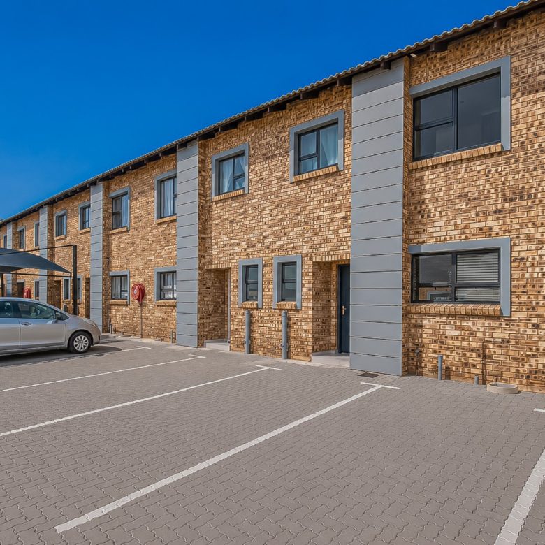Brackendowns | Modern 3 Bedroom Duplex