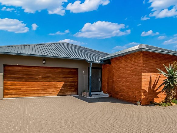 Brackenhurst, Alberton | Ultra-Modern 3 Bedroom Cluster Home