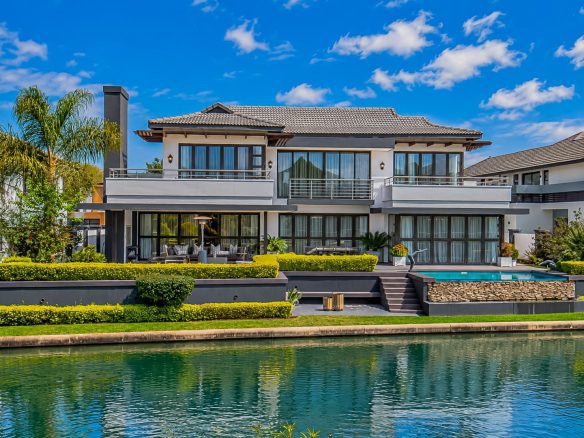 Hartbeespoort | Waterfront 5 Bedroom Home In The Islands Estate