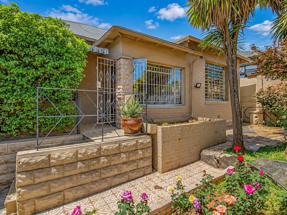 On Auction | Kensington – Neat 3-Bed Family Home With Flatlet