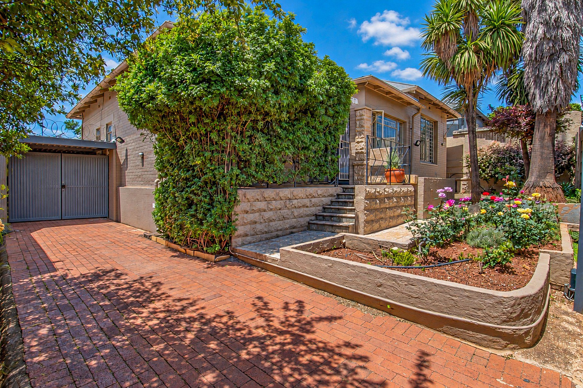 02 ON AUCTION | Kensington – Neat 3-Bed Family Home with Flatlet