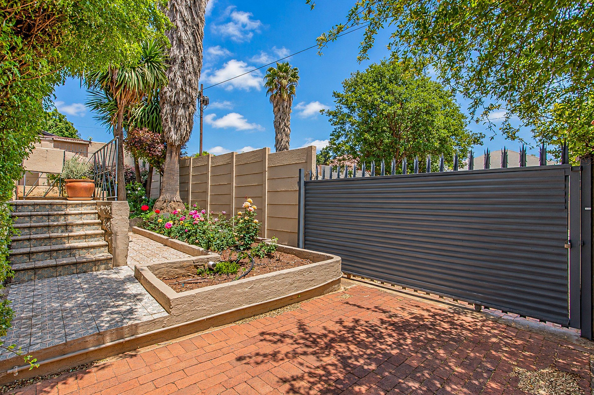 03 ON AUCTION | Kensington – Neat 3-Bed Family Home with Flatlet